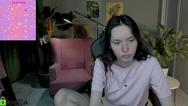 Snapshot of Eva_Leeee chatting on July 2026 04:48:01 AM Eva Leeee online show from July 2026 04:48:01 AM