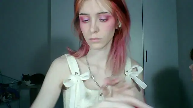 Snapshot of KayleneWesterberg chatting on June 2026 03:12:02 PM KayleneWesterberg online show from June 2026 03:12:02 PM