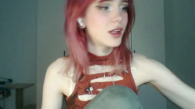 Snapshot of KayleneWesterberg chatting on July 2026 03:03:01 PM KayleneWesterberg online show from July 2026 03:03:01 PM