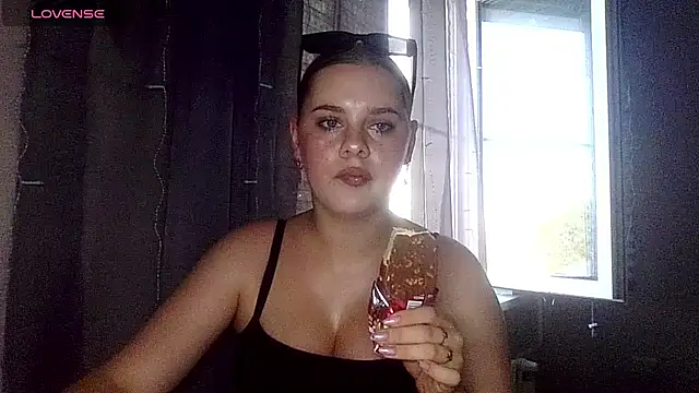 Snapshot of dakota_charm_ chatting on July 2026 12:00:02 PM dakota charm online show from July 2026 12:00:02 PM