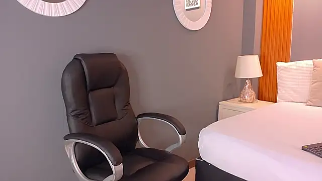 Snapshot of Juliana_Valencian chatting on June 2026 10:25:02 PM Juliana Valencian online show from June 2026 10:25:02 PM