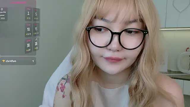 Snapshot of sakuraclover chatting on June 2026 04:42:02 AM sakuraclover online show from June 2026 04:42:02 AM
