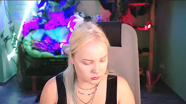 Snapshot of stellawatts chatting on June 2026 08:06:02 AM stellawatts online show from June 2026 08:06:02 AM