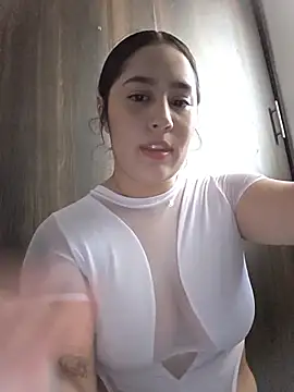 aisha duque  online show from July 2026 10:23:01 PM