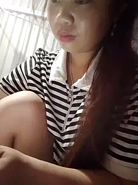 Snapshot of -Hezy- chatting on June 2026 10:17:02 AM -Hezy- online show from June 2026 10:17:02 AM