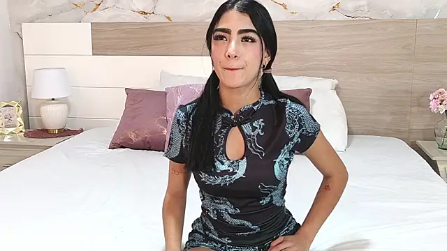 Snapshot of MaluCortes chatting on July 2026 11:45:02 AM MaluCortes online show from July 2026 11:45:02 AM