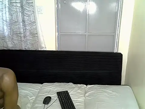sassiejullie online show from July 2026 11:42:02 AM