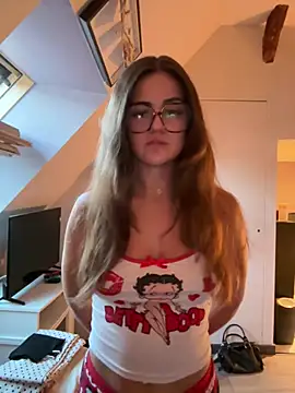 Snapshot of petiteambre chatting on July 2026 07:34:02 PM petiteambre online show from July 2026 07:34:02 PM