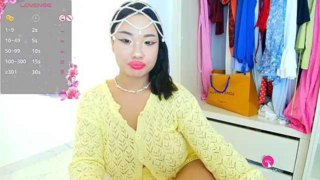 AsianLumi online show from August 2026 03:44:01 PM