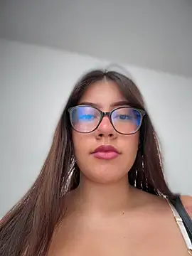 Saracalderon online show from June 2026 11:34:01 AM