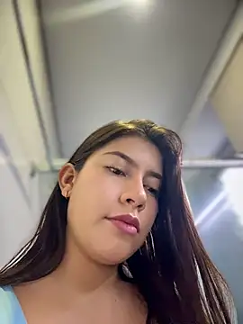 Saracalderon online show from July 2026 10:06:02 PM