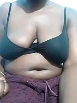 Snapshot of Thickmom3 chatting on July 2026 10:35:02 AM Thickmom3 online show from July 2026 10:35:02 AM