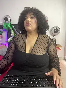 Snapshot of SunniieeFrequency chatting on July 2026 09:41:01 PM SunniieeFrequency online show from July 2026 09:41:01 PM