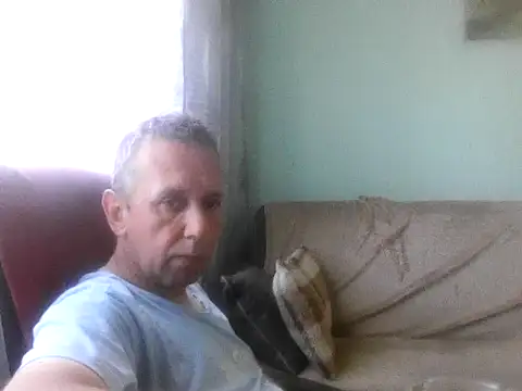 Snapshot of RafalekRozmarynowski81 chatting on June 2026 08:20:01 AM RafalekRozmarynowski81 online show from June 2026 08:20:01 AM