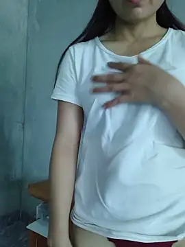 Snapshot of camri-zz chatting on June 2026 04:36:02 AM camri-zz online show from June 2026 04:36:02 AM