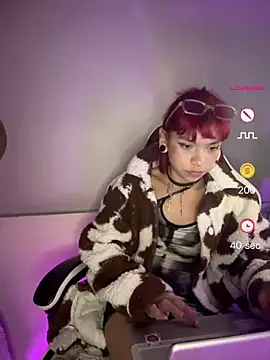 Snapshot of xLilyAngelx_ chatting on June 2026 10:41:02 AM xLilyAngelx online show from June 2026 10:41:02 AM