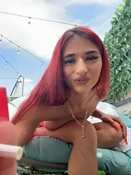 Snapshot of VixenRosse chatting on July 2026 07:23:02 AM VixenRosse online show from July 2026 07:23:02 AM