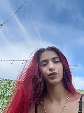 Snapshot of VixenRosse chatting on July 2026 05:11:01 AM VixenRosse online show from July 2026 05:11:01 AM