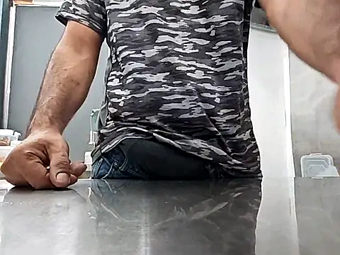 brownskinbull1 online show from July 2026 11:27:01 AM