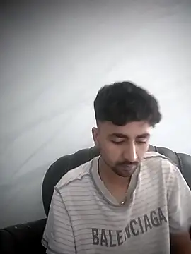 Snapshot of achraf31 chatting on June 2026 01:02:02 PM achraf31 online show from June 2026 01:02:02 PM