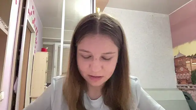HwaTrippel online show from June 2026 06:20:01 PM