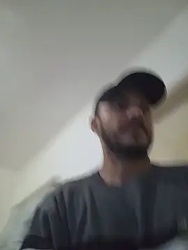 Edneishenrique online show from July 2026 06:41:02 AM