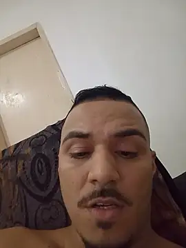Edneishenrique online show from July 2026 06:27:02 AM