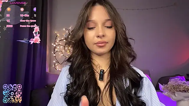 WeepyMoon online show from July 2026 08:52:02 PM