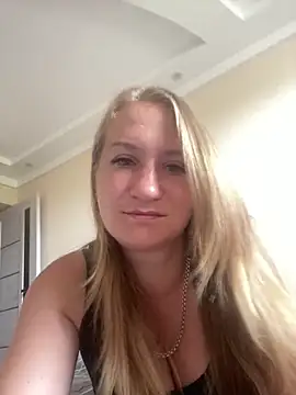 Snapshot of Emilia_ki chatting on June 2026 10:45:02 AM Emilia ki online show from June 2026 10:45:02 AM