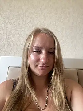 Snapshot of Emilia_ki chatting on June 2026 01:10:01 PM Emilia ki online show from June 2026 01:10:01 PM