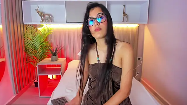 jazminmoree online show from August 2026 08:08:01 PM