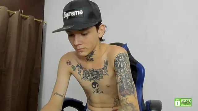Snapshot of Nick_TattooedGuy chatting on June 2026 08:06:01 PM Nick TattooedGuy online show from June 2026 08:06:01 PM