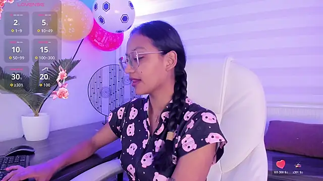 Snapshot of emma_brooks_ chatting on July 2026 07:42:02 PM emma brooks online show from July 2026 07:42:02 PM