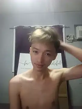 Snapshot of Fem_phiLboy69 chatting on July 2026 04:05:01 PM Fem phiLboy69 online show from July 2026 04:05:01 PM