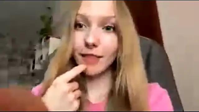 Snapshot of BivalentFalloff chatting on July 2026 07:25:01 AM BivalentFalloff online show from July 2026 07:25:01 AM