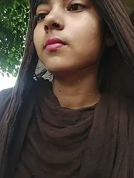 Snapshot of Simran_143 chatting on July 2026 04:10:01 AM Simran 143 online show from July 2026 04:10:01 AM