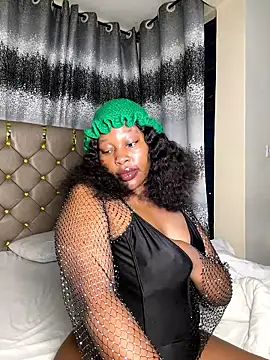 Snapshot of Pretty_Mariiie chatting on June 2026 08:35:01 PM Pretty Mariiie online show from June 2026 08:35:01 PM