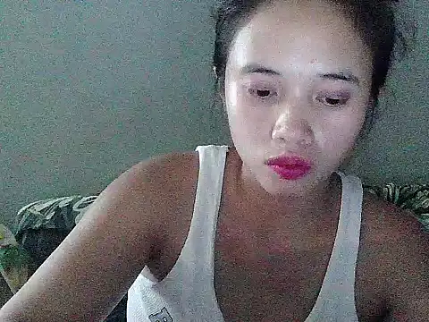 Snapshot of sophie_193 chatting on August 2026 04:04:01 AM sophie 193 online show from August 2026 04:04:01 AM