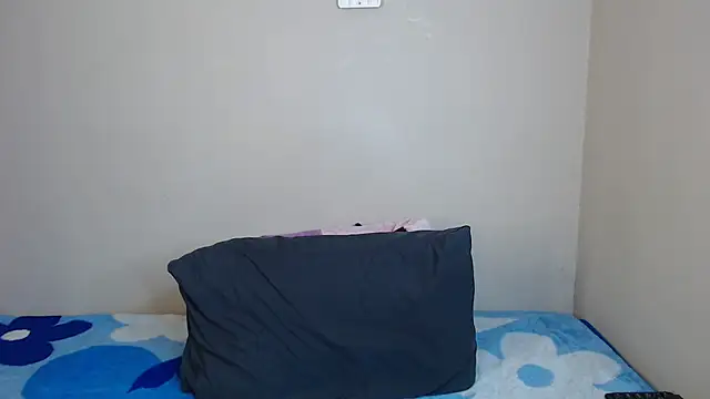 Snapshot of SexyMoe04 chatting on July 2026 04:53:02 PM SexyMoe04 online show from July 2026 04:53:02 PM