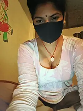 Snapshot of __Cutie_ chatting on July 2026 04:44:02 PM Cutie online show from July 2026 04:44:02 PM