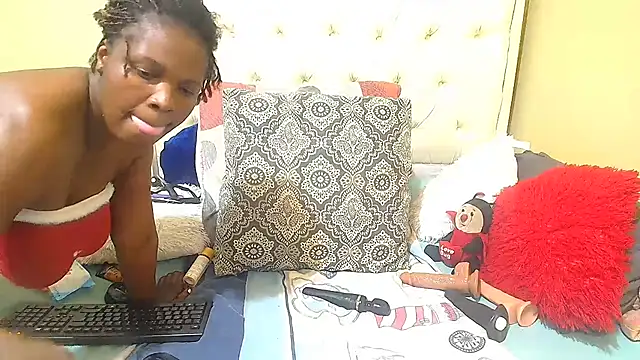 NoviaveeXXX online show from July 2026 04:44:01 PM
