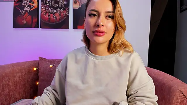 Snapshot of DailynRose chatting on June 2026 03:44:01 AM DailynRose online show from June 2026 03:44:01 AM