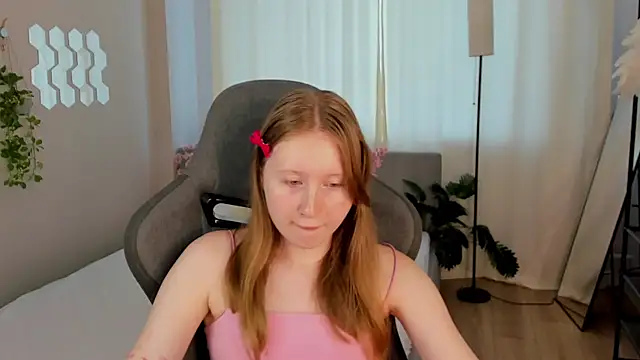 LiliTiny online show from August 2026 10:14:02 AM