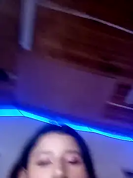 Snapshot of victorialuxe_ chatting on June 2026 01:18:02 AM victorialuxe online show from June 2026 01:18:02 AM