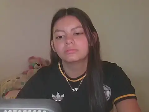 sophie andradee  online show from June 2026 09:02:01 PM