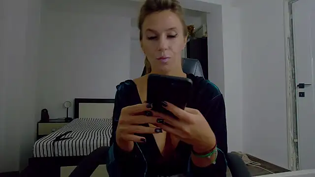 DedeSibel online show from November 2025 11:35:01 AM