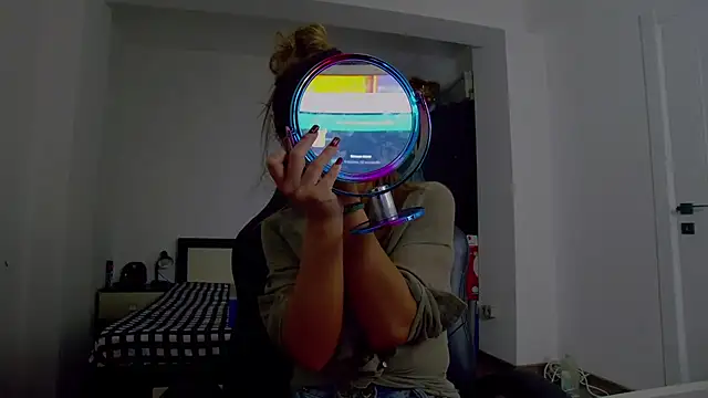 DedeSibel online show from December 2025 01:49:02 PM