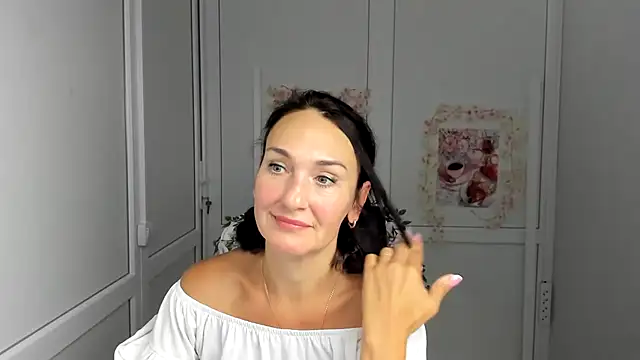 OliviaKateee online show from August 2026 12:18:02 PM