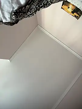 Lisse of striptease online show from August 2026 03:25:01 PM