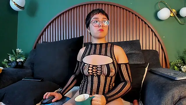 Casca Loly online show from June 2026 02:27:02 PM